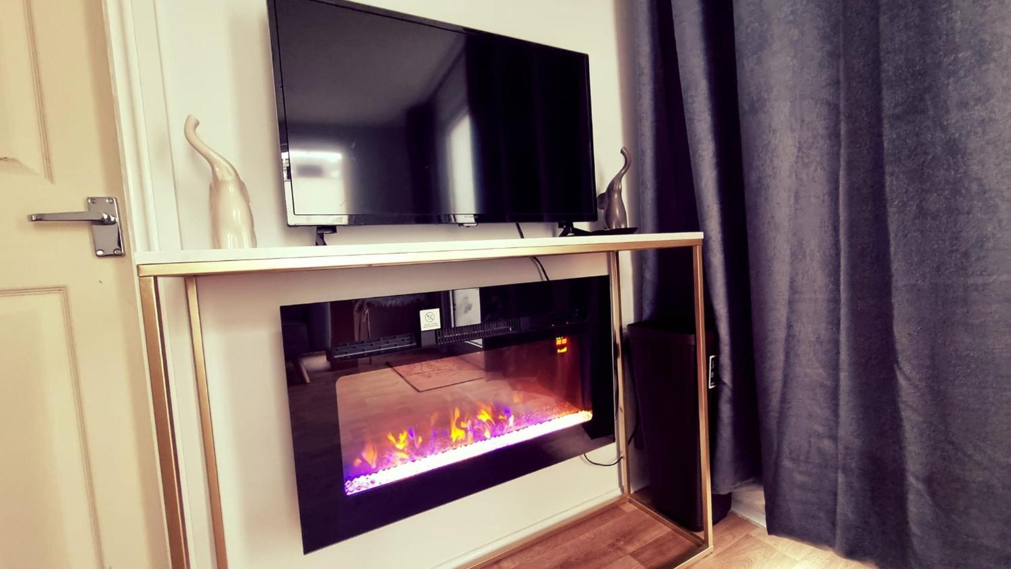 Вилла T-I-G-H The Coziest Place Wifi & Netflix Near Roundhay Лидс Экстерьер фото